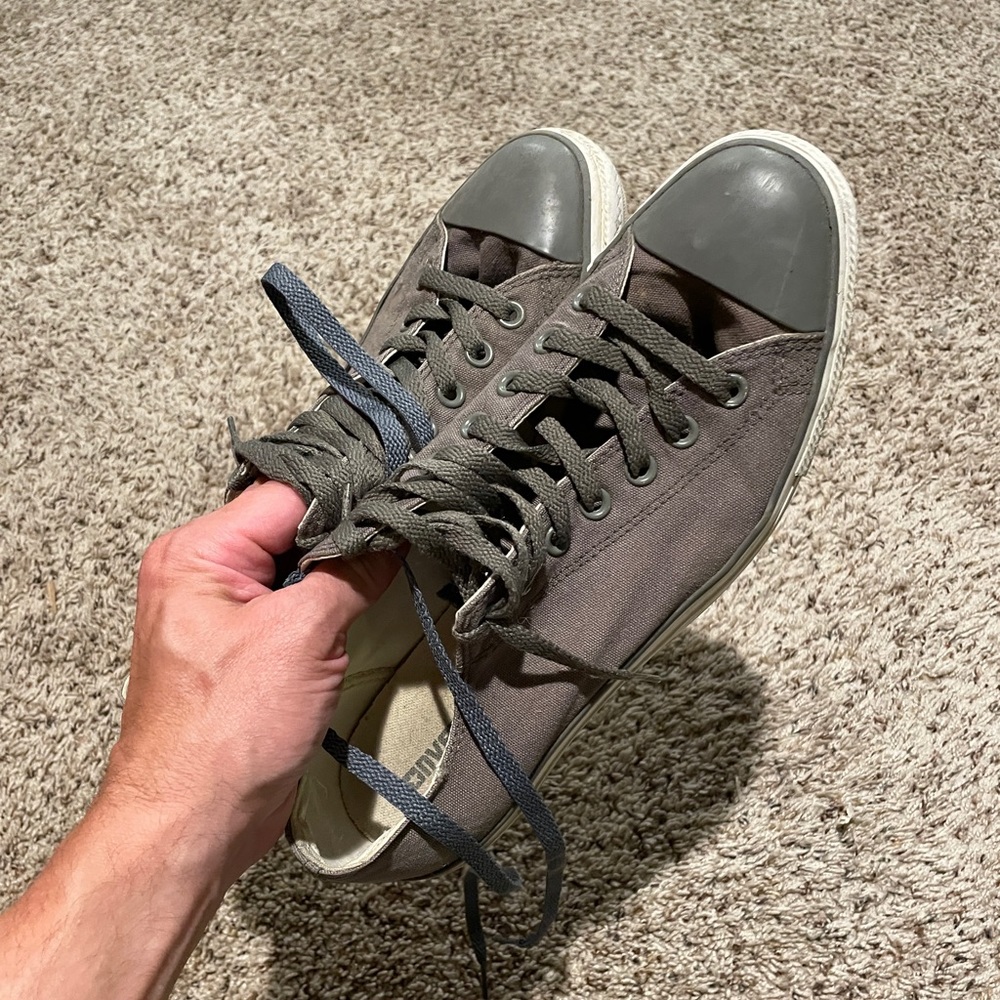 Beaters- DONT BUY - Converse Chuck Taylor Low. Sz 11